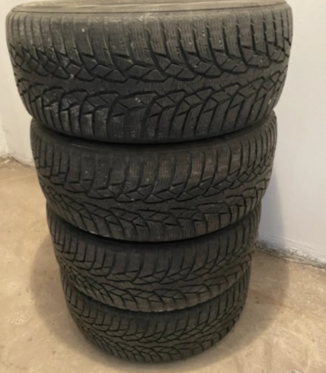 Гуми Зимни 225/50R17