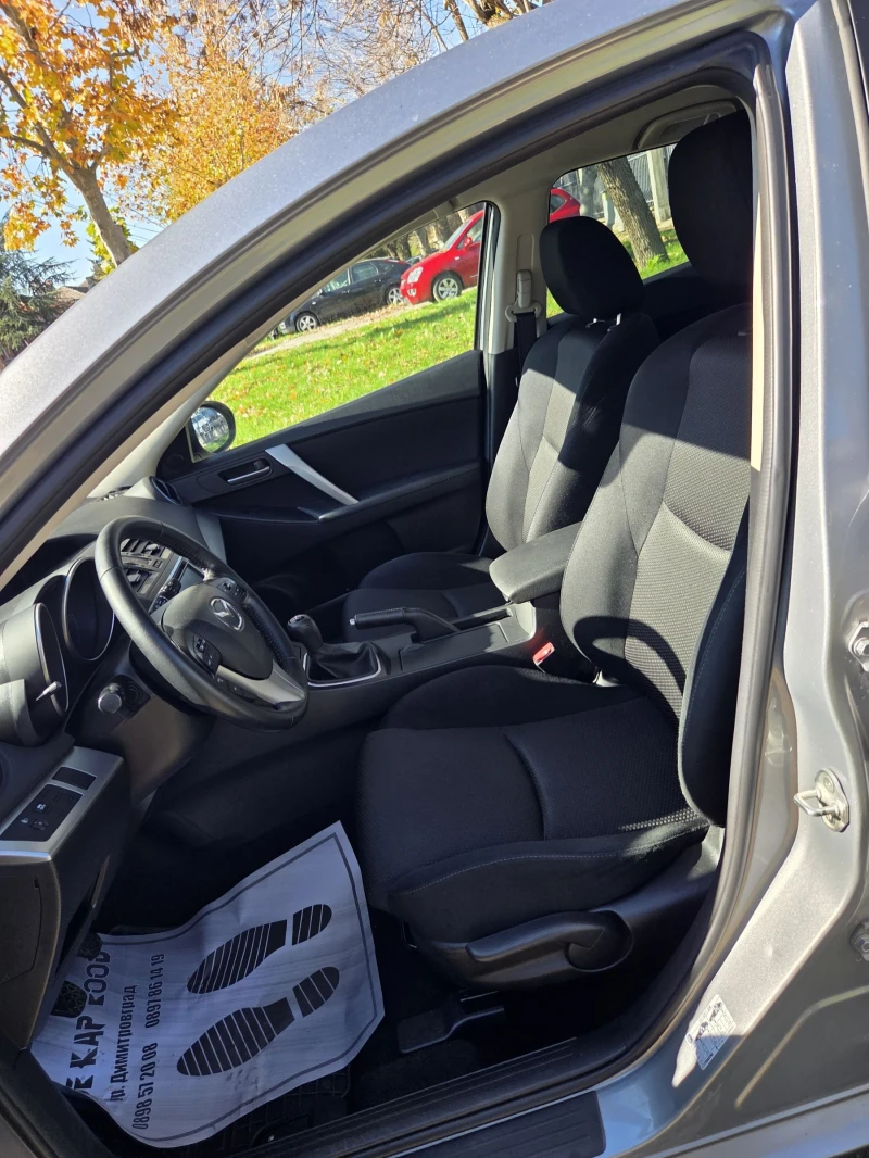 Mazda 3, снимка 8 - Автомобили и джипове - 52410019