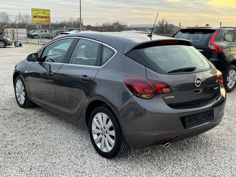 Opel Astra 1.4T 140k, снимка 6 - Автомобили и джипове - 52736195