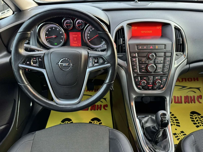 Opel Astra 1.4T 140k, снимка 10 - Автомобили и джипове - 52736195