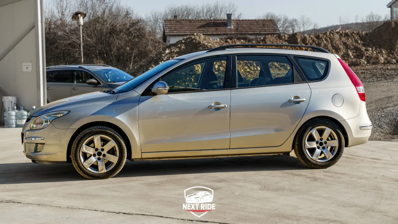 Hyundai I30 2.0i 143 к.с. ТОП, снимка 4 - Автомобили и джипове - 52832971