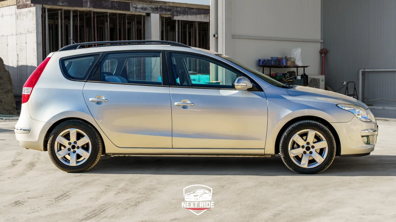 Hyundai I30 2.0i 143 к.с. ТОП, снимка 3 - Автомобили и джипове - 52832971