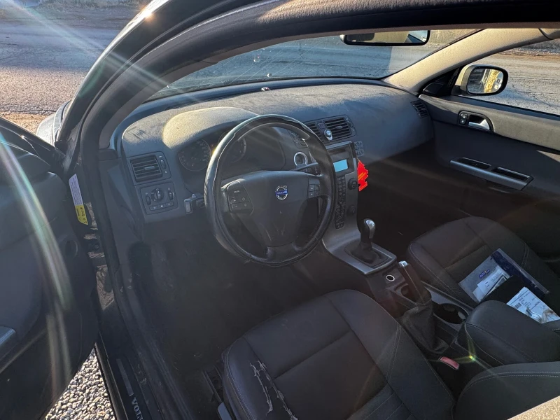Volvo V50 2.0 бензин, снимка 3 - Автомобили и джипове - 53111939