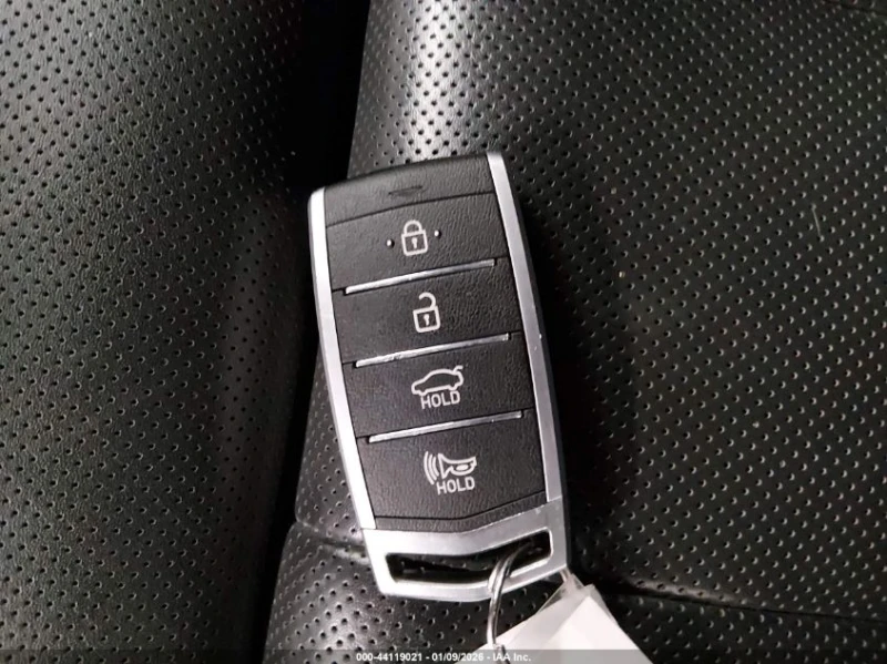 Genesis G80 3.8L V-6 DI, DOHC, VVT, 311HP All Wheel Drive, снимка 3 - Автомобили и джипове - 53439085