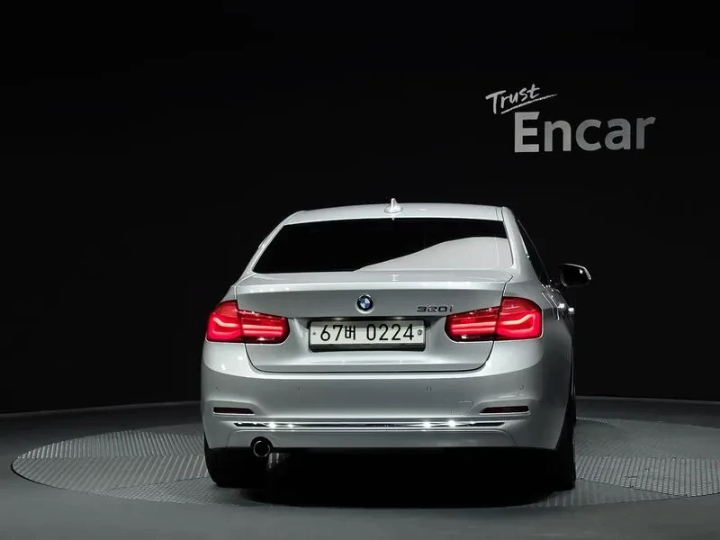 BMW 320 d, снимка 4 - Автомобили и джипове - 54592594