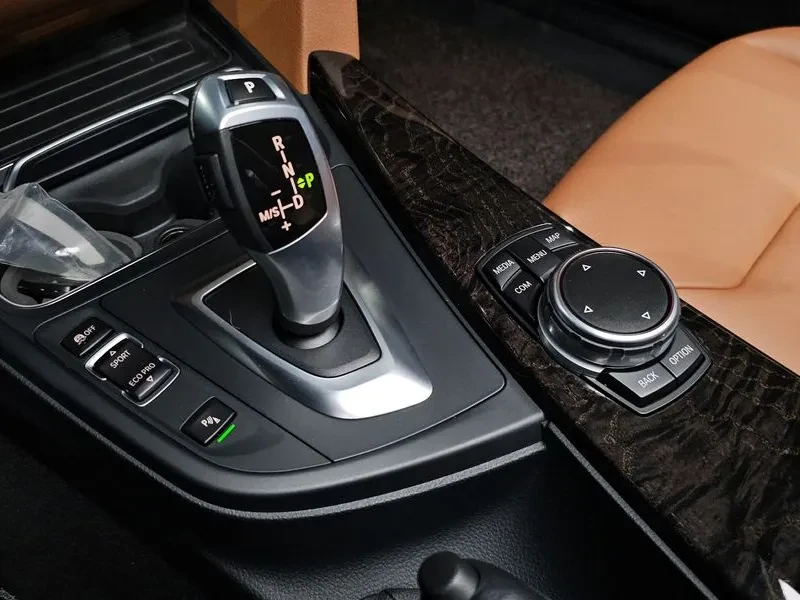 BMW 320 d, снимка 9 - Автомобили и джипове - 54592594
