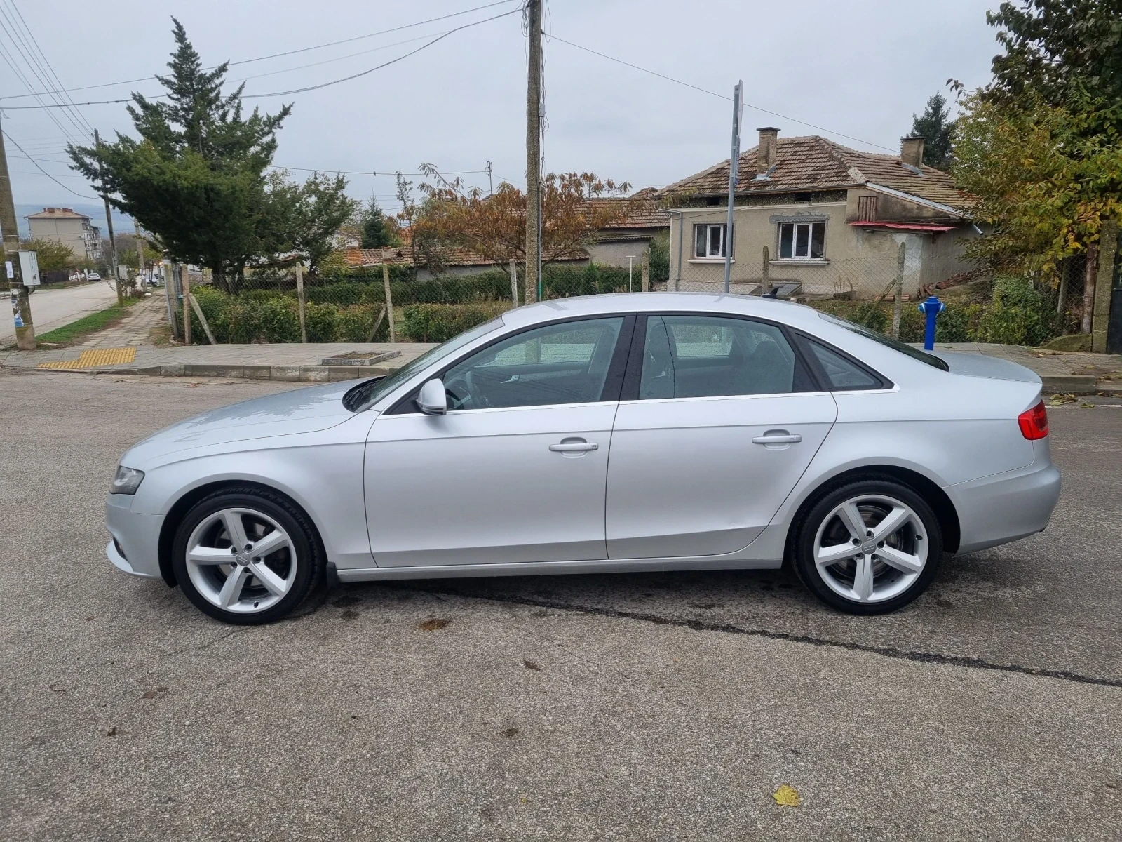 Audi A4 2.0TDI ProLine 6ск - изображение 4