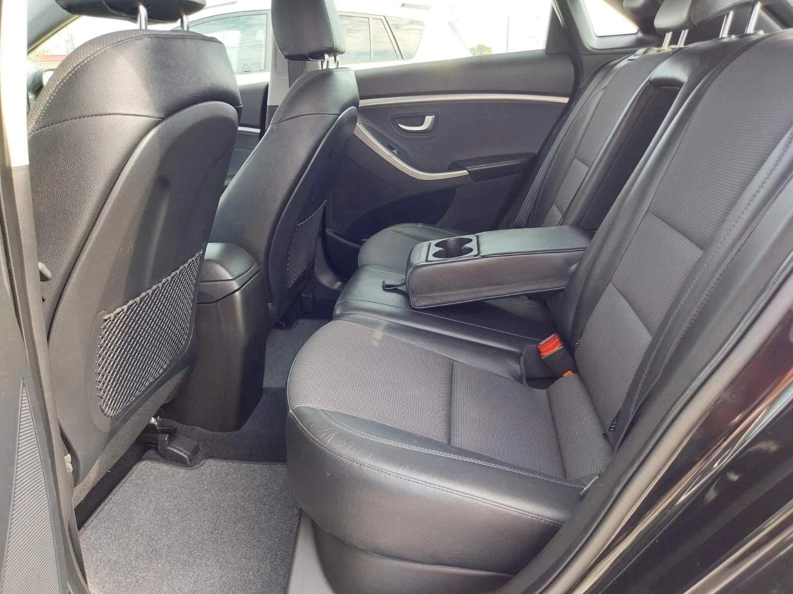 Hyundai I30 1.6 I автоматик - изображение 8