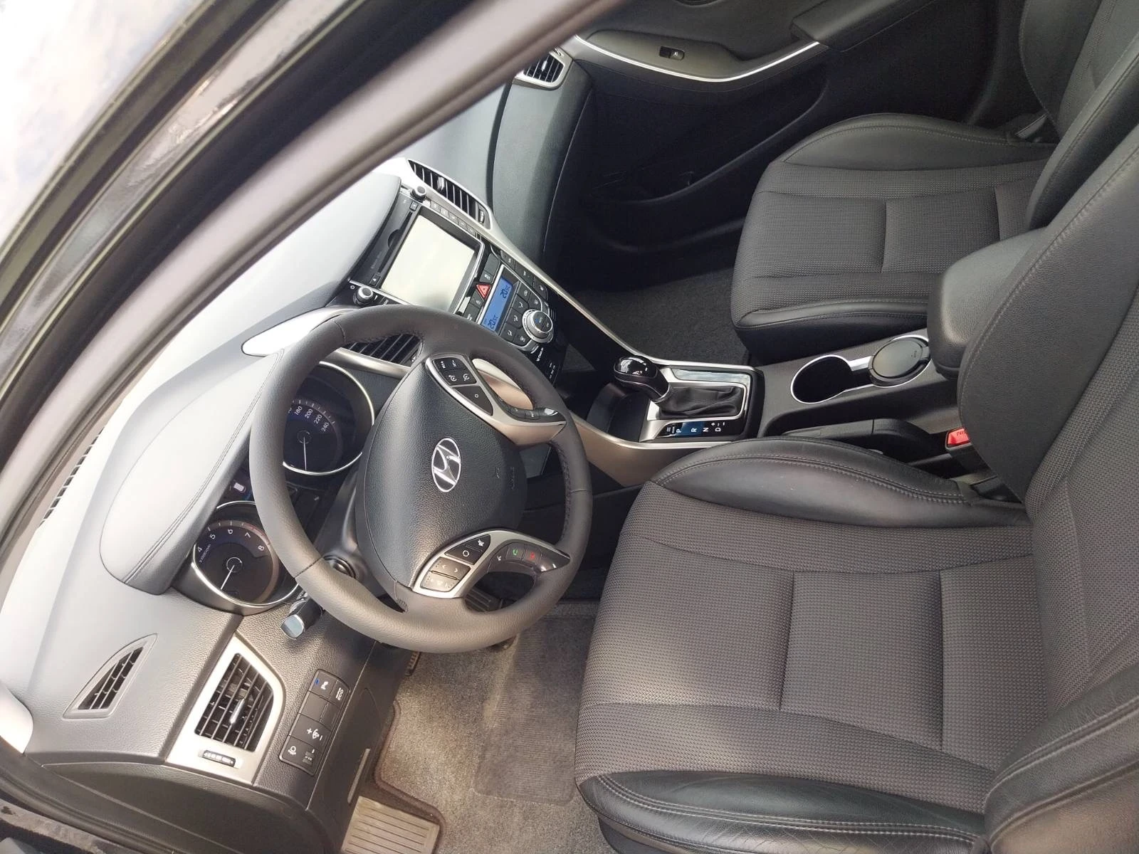 Hyundai I30 1.6 I автоматик - изображение 7