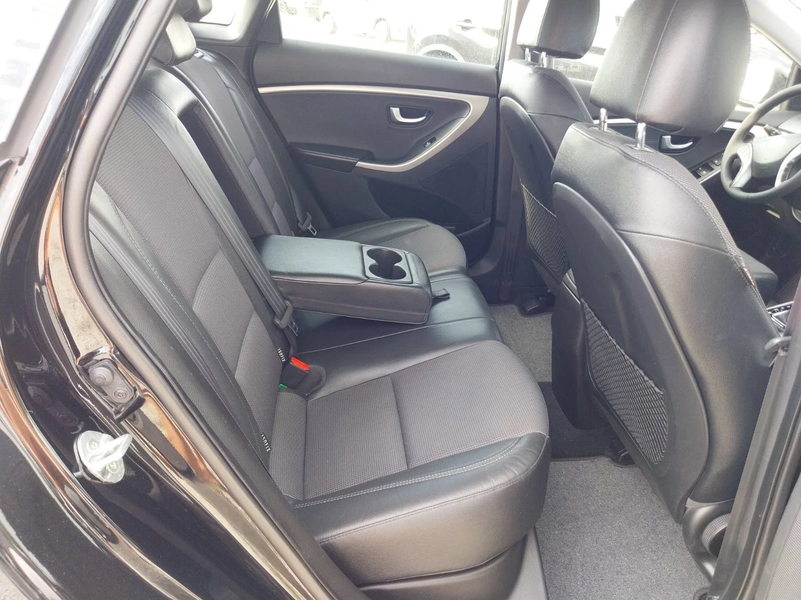Hyundai I30 1.6 I автоматик - изображение 9