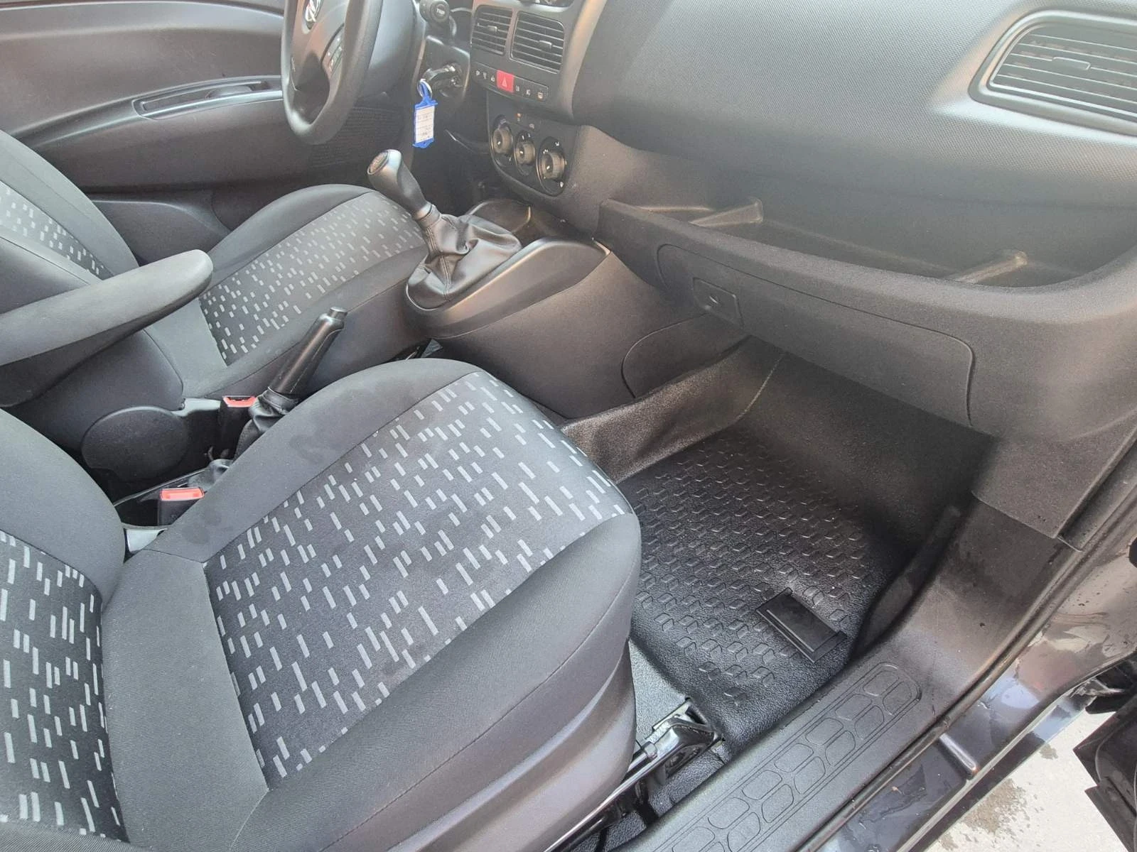 Opel Combo  - изображение 9