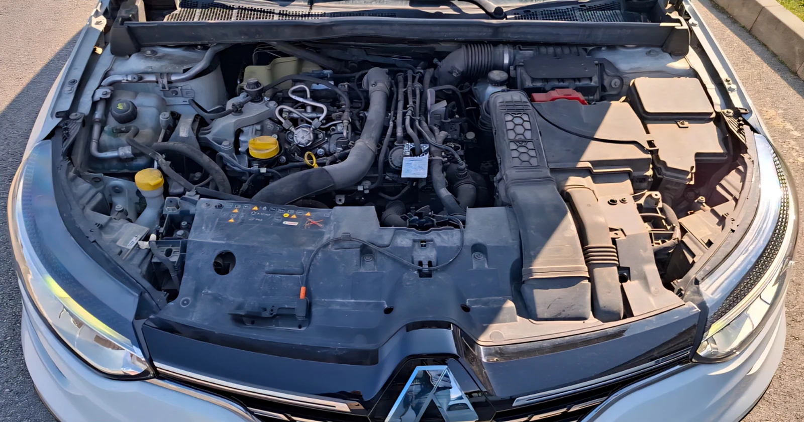 Renault Megane 1.3 TCE, снимка 14 - Автомобили и джипове - 53977105