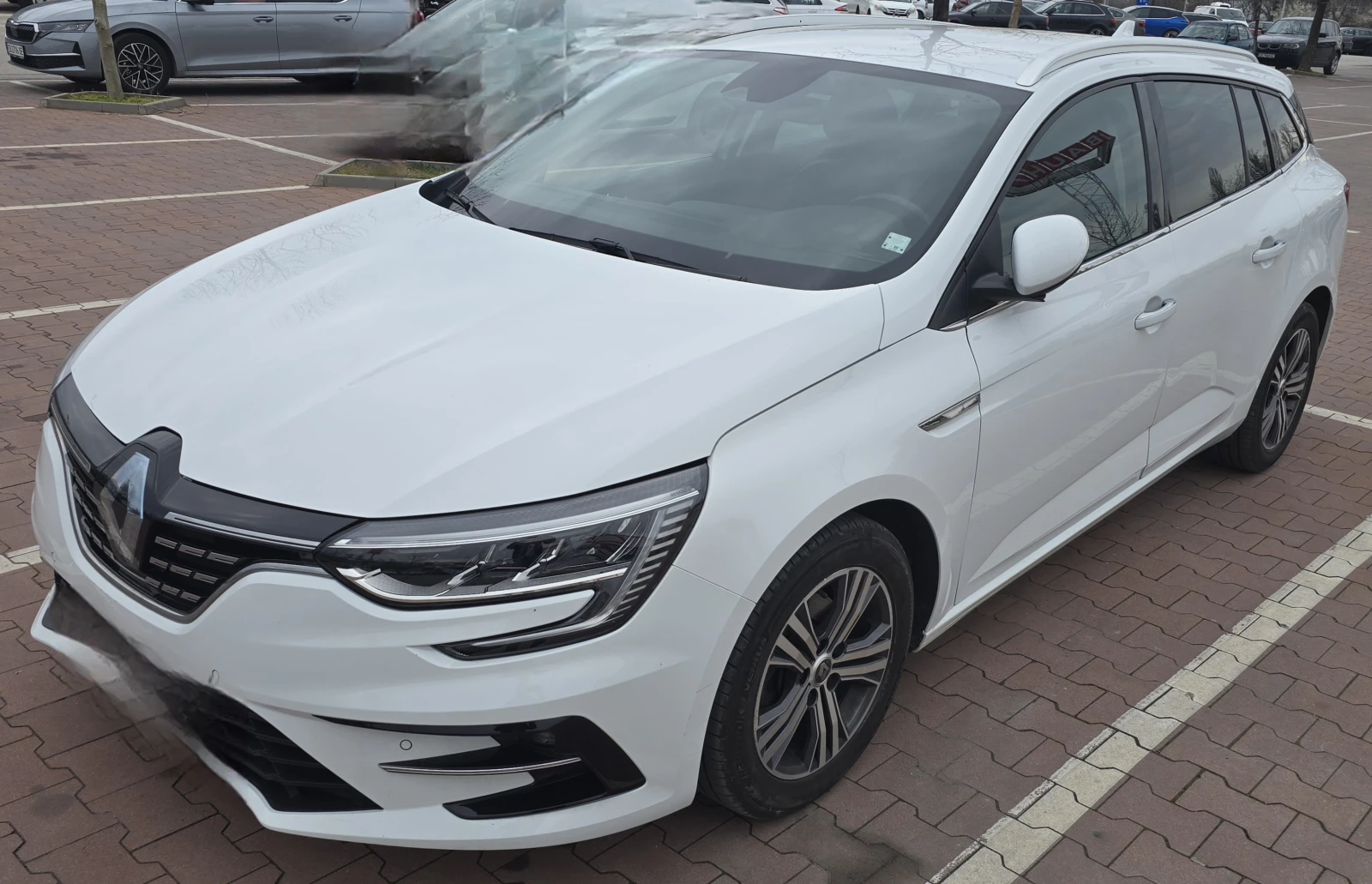 Renault Megane 1.3 TCE, снимка 2 - Автомобили и джипове - 53977105