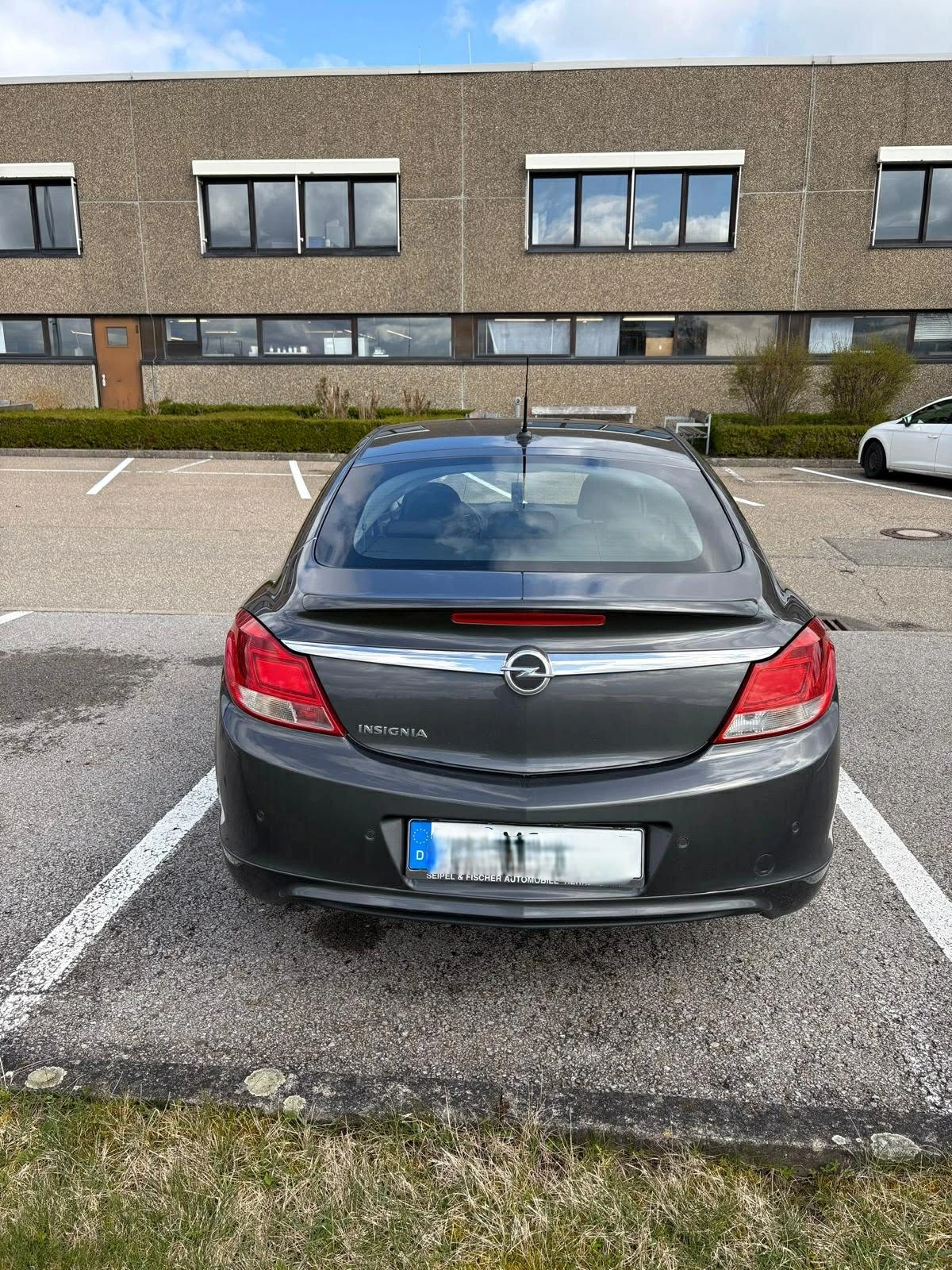 Opel Insignia Edition, снимка 3 - Автомобили и джипове - 54886480