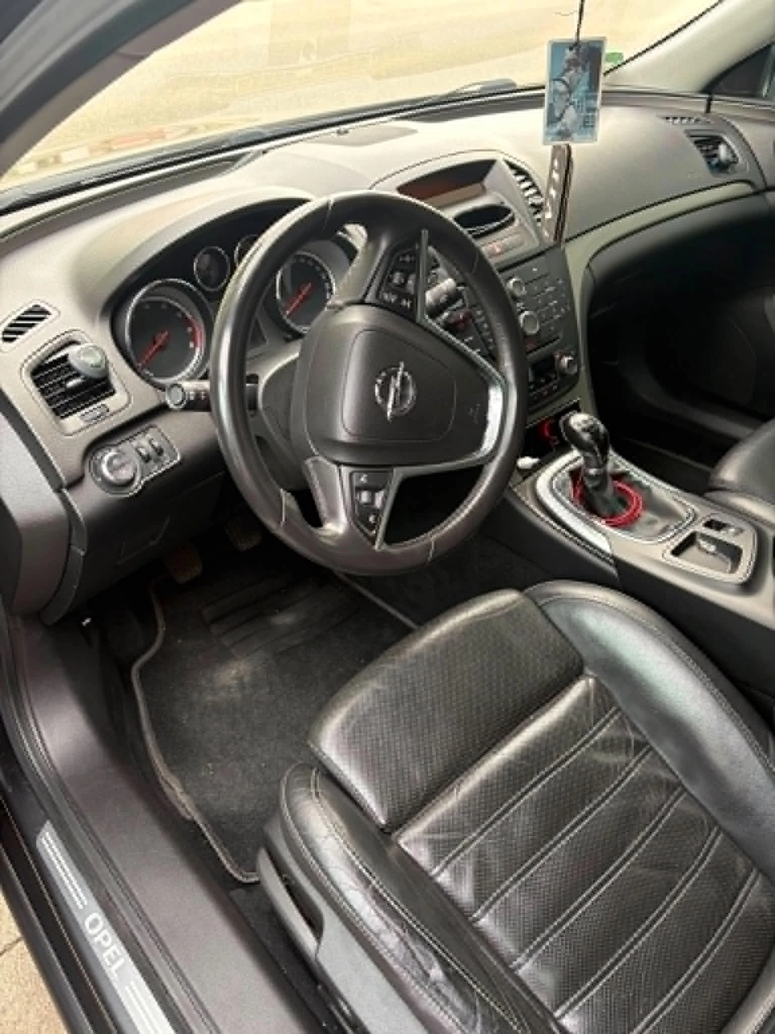 Opel Insignia Edition, снимка 4 - Автомобили и джипове - 54886480