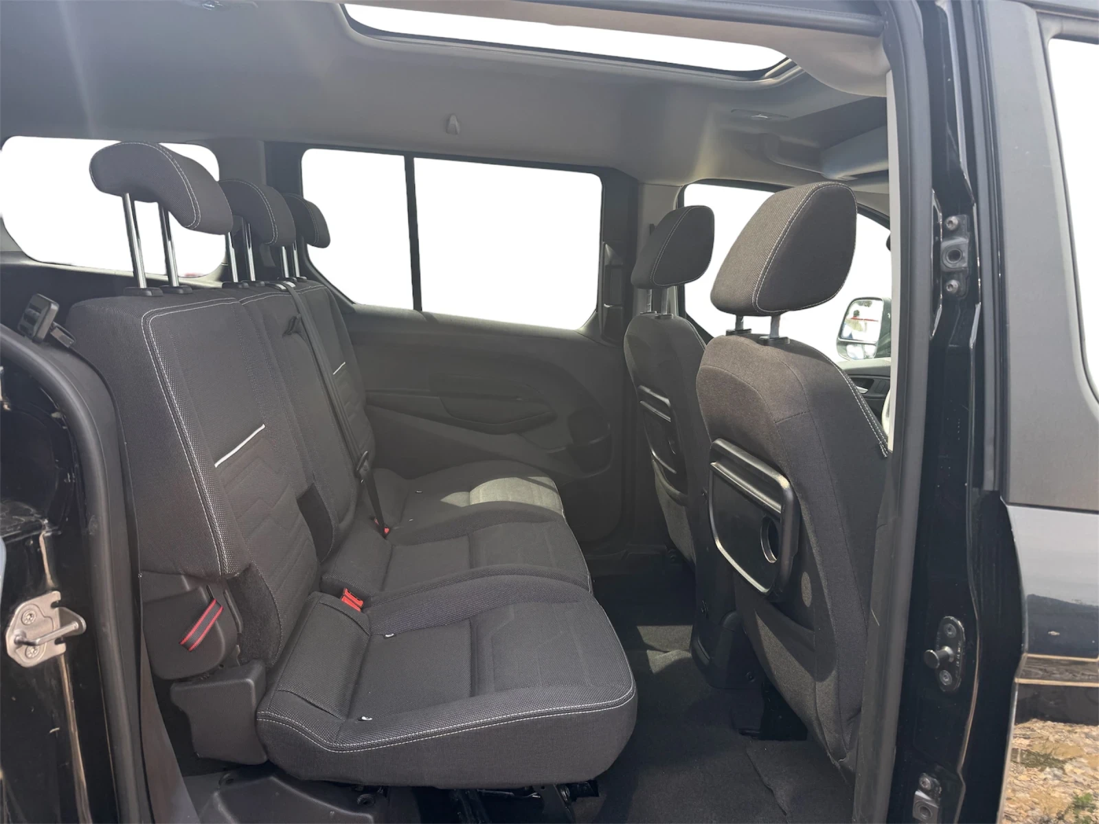 Ford Connect Maxi/6+ 1/1.5d/Titanium/Panorama/Camera/Euro6, снимка 10 - Автомобили и джипове - 54930137
