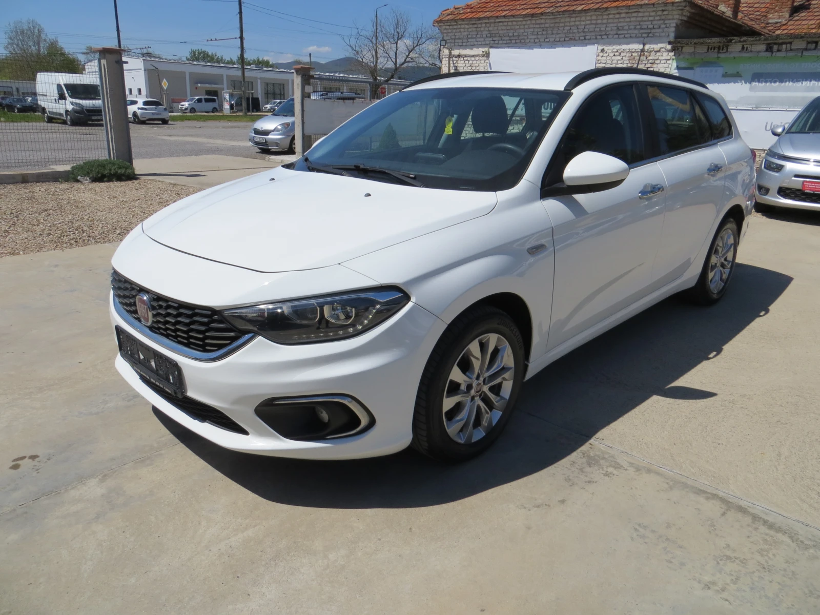 Fiat Tipo 1.6Multijet-автоматик-навигация-дистроник, снимка 8 - Автомобили и джипове - 55686861