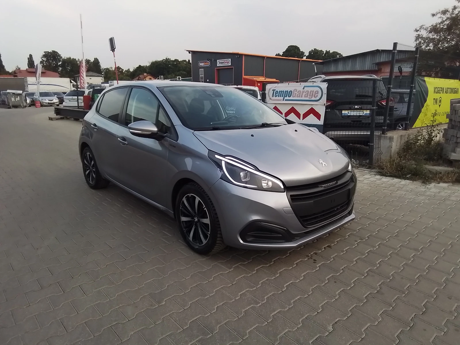 Peugeot 208 1.2