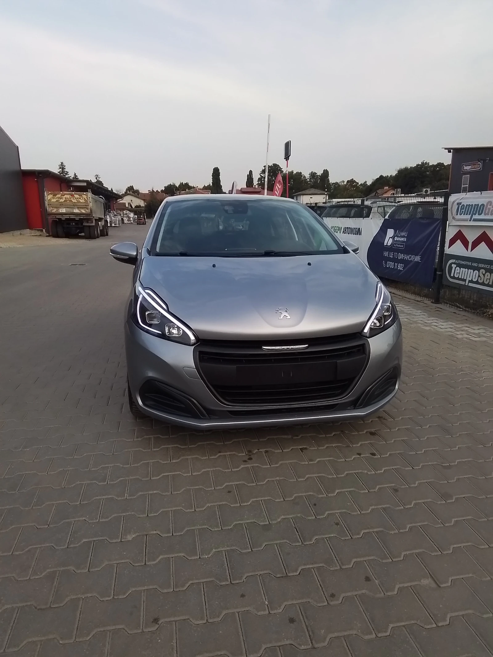 Peugeot 208 1.2, снимка 6 - Автомобили и джипове - 55880855