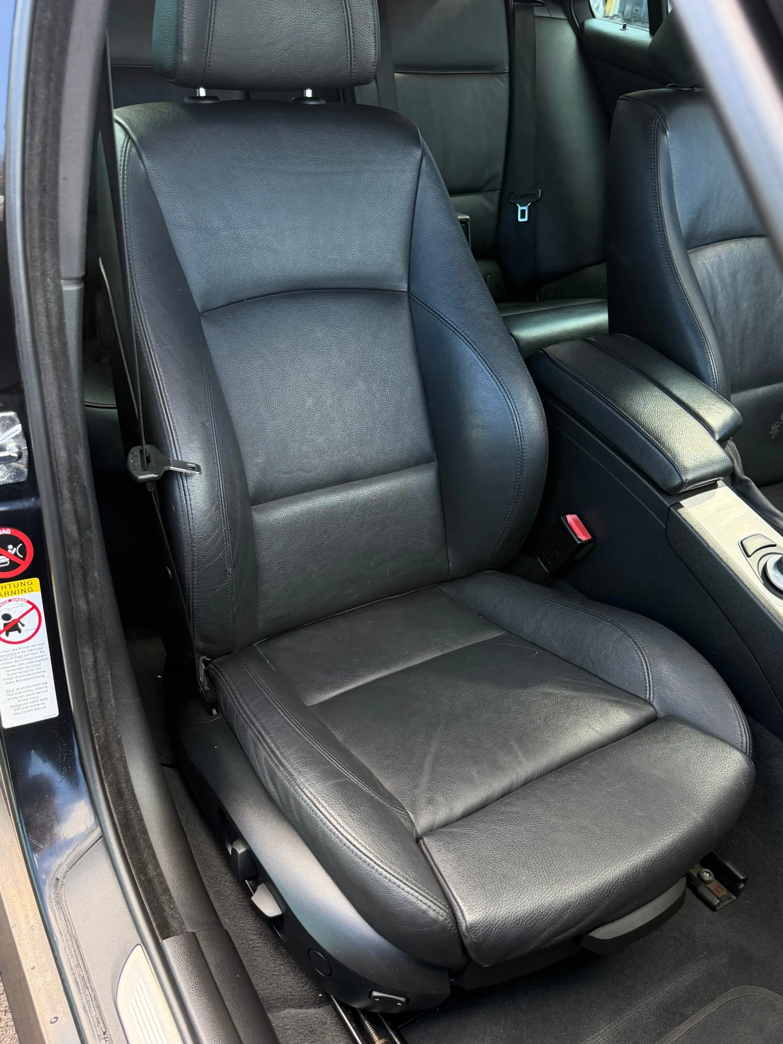 BMW 330 M-pack/Keyless/PANO/, снимка 8 - Автомобили и джипове - 56249023