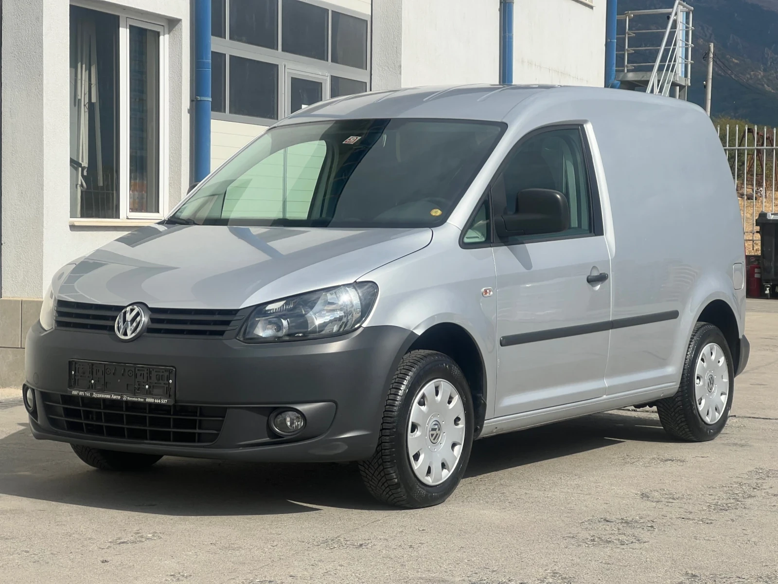VW Caddy Ресори 2014г. Климатроник, снимка 3 - Автомобили и джипове - 56271352
