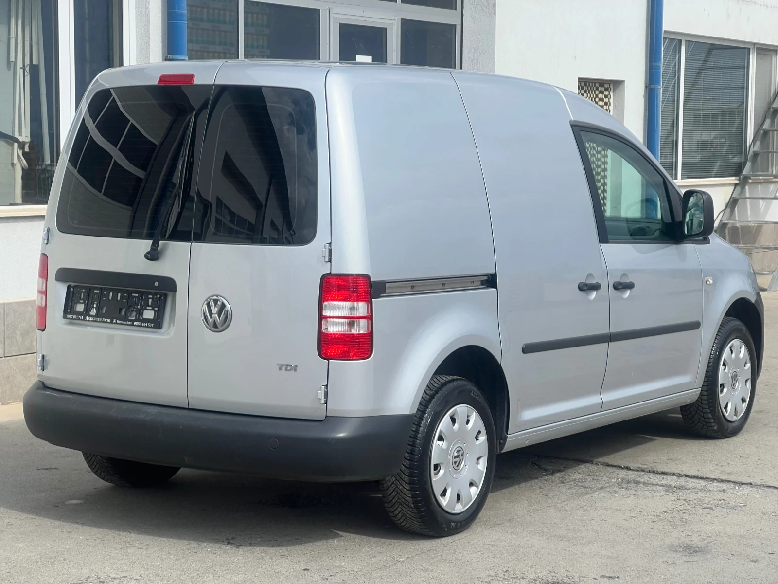 VW Caddy Ресори 2014г. Климатроник, снимка 6 - Автомобили и джипове - 56271352