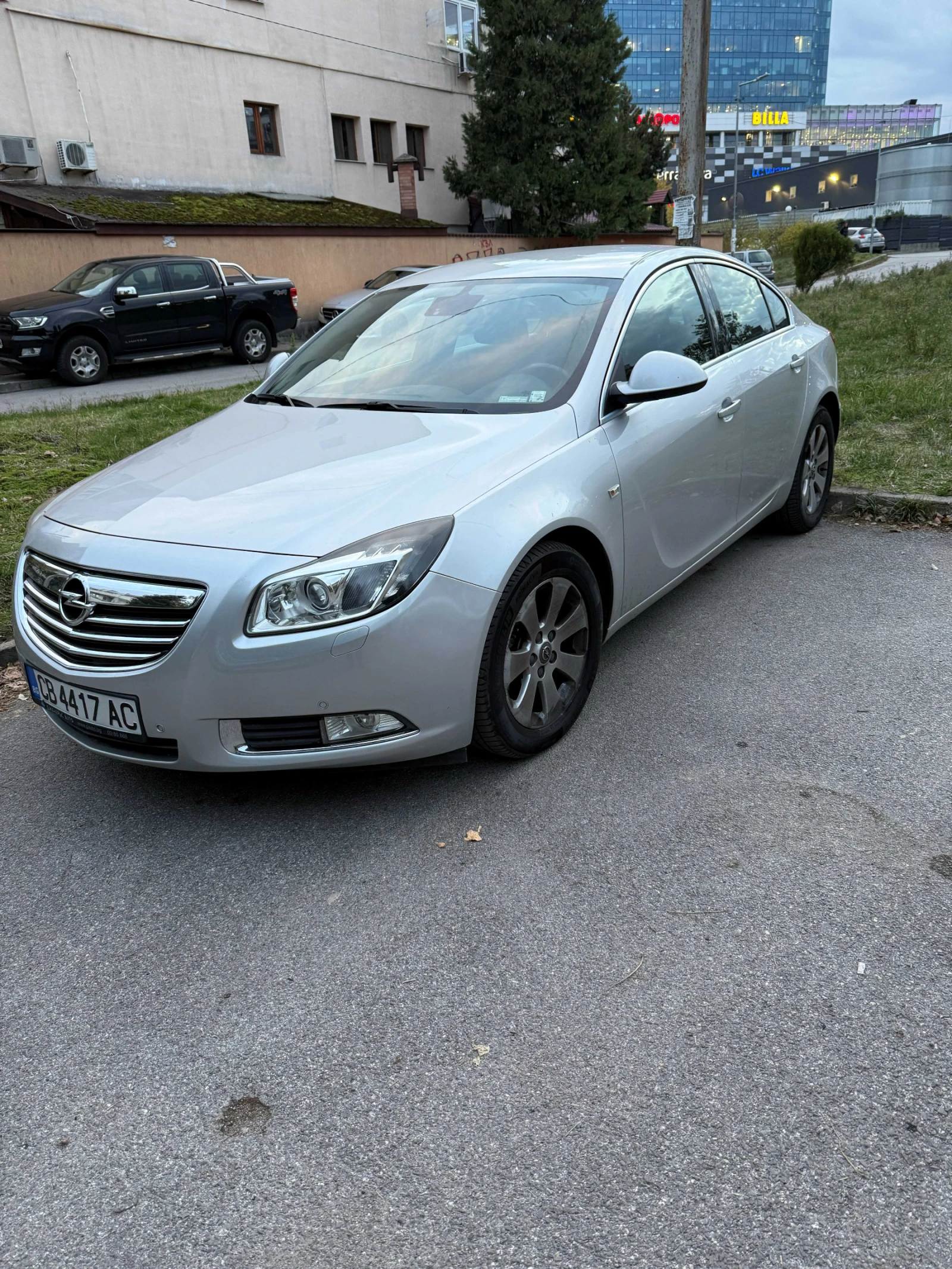Opel Insignia, снимка 2 - Автомобили и джипове - 56274934