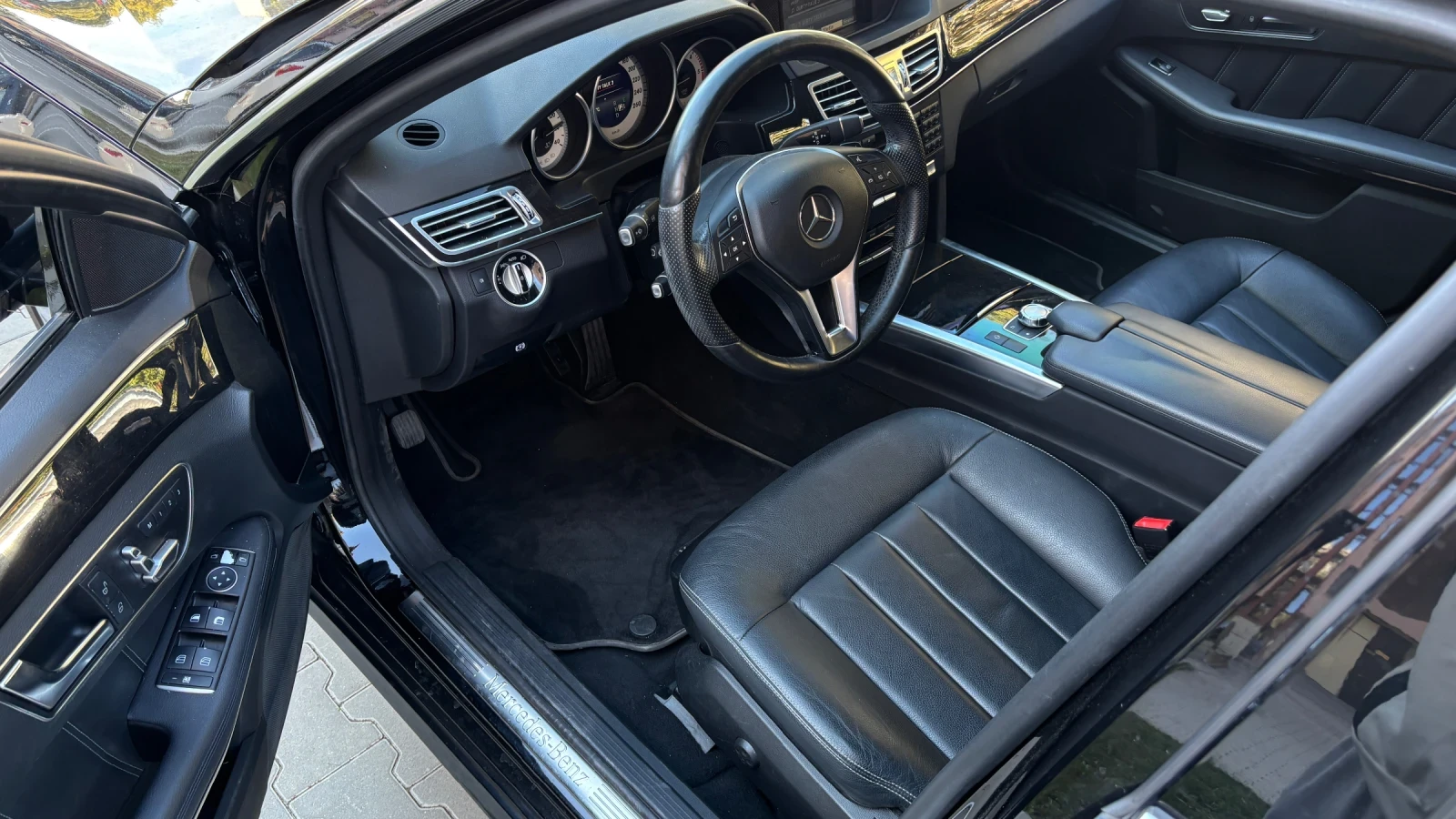 Mercedes-Benz E 220, снимка 7 - Автомобили и джипове - 56330133