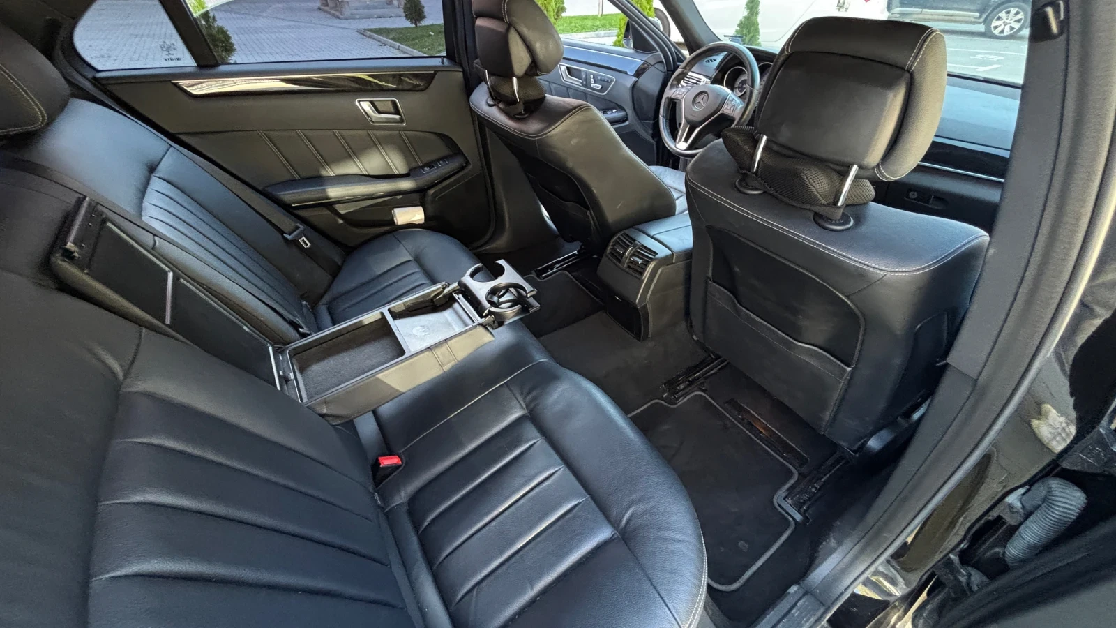 Mercedes-Benz E 220, снимка 9 - Автомобили и джипове - 56330133
