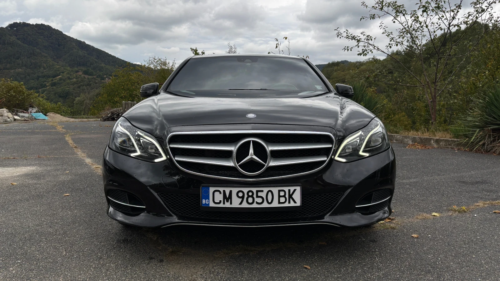 Mercedes-Benz E 220, снимка 3 - Автомобили и джипове - 56330133