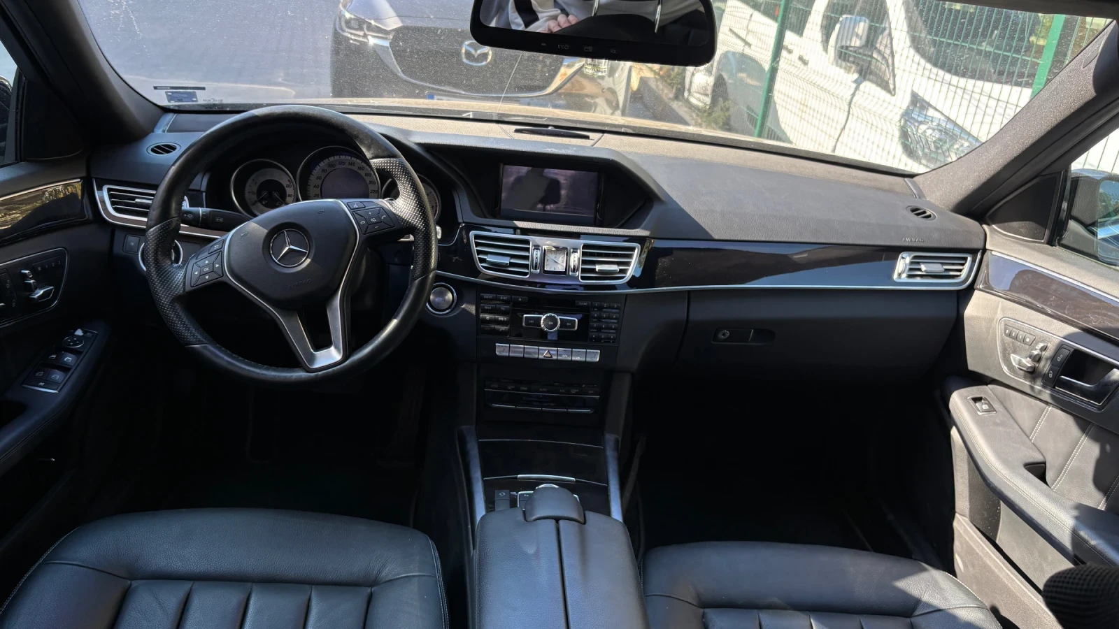 Mercedes-Benz E 220, снимка 16 - Автомобили и джипове - 56330133