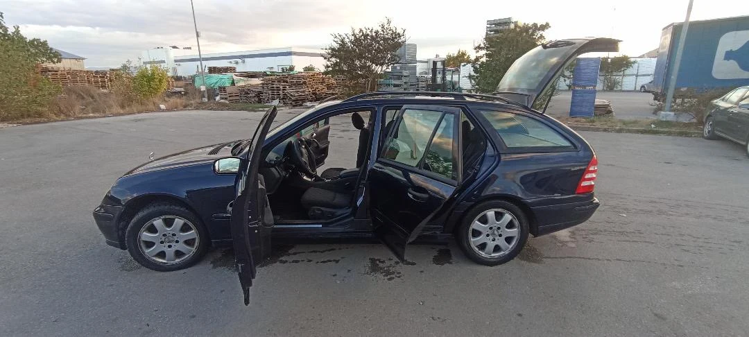 Mercedes-Benz C 200, снимка 7 - Автомобили и джипове - 56331559