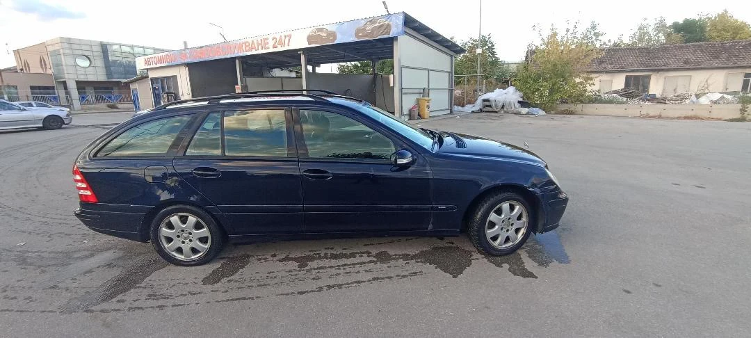 Mercedes-Benz C 200, снимка 4 - Автомобили и джипове - 56331559