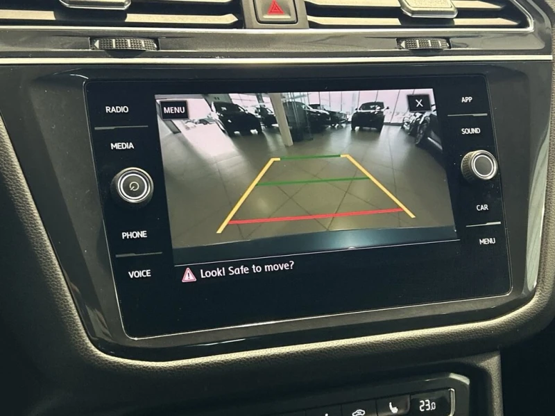 VW Tiguan Comfortline 2.0T* Камера* Подгрев* Кожа* 7-местен*, снимка 15 - Автомобили и джипове - 52555658