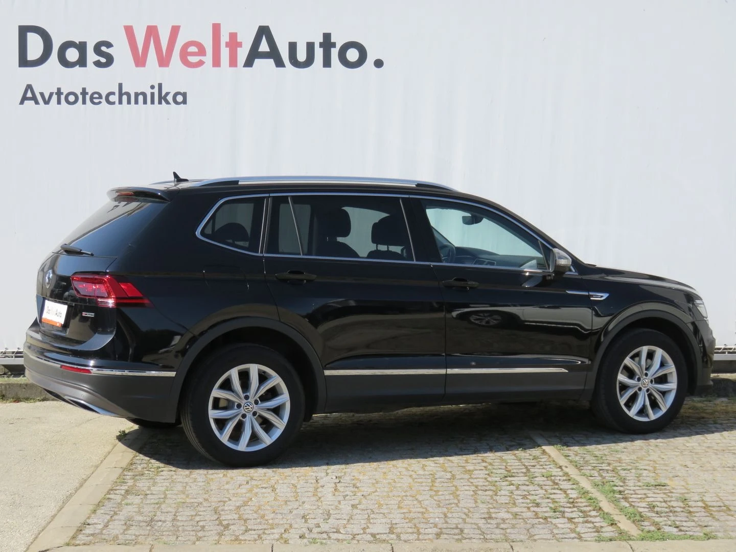 VW Tiguan LWB Highline 2.0TDI 4MOTION BMT - изображение 2