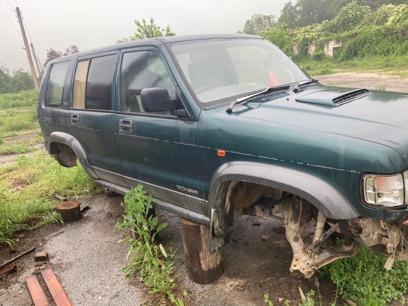 Isuzu Trooper Джипа е без двигател и диференциали.Тел за връзка  - изображение 5