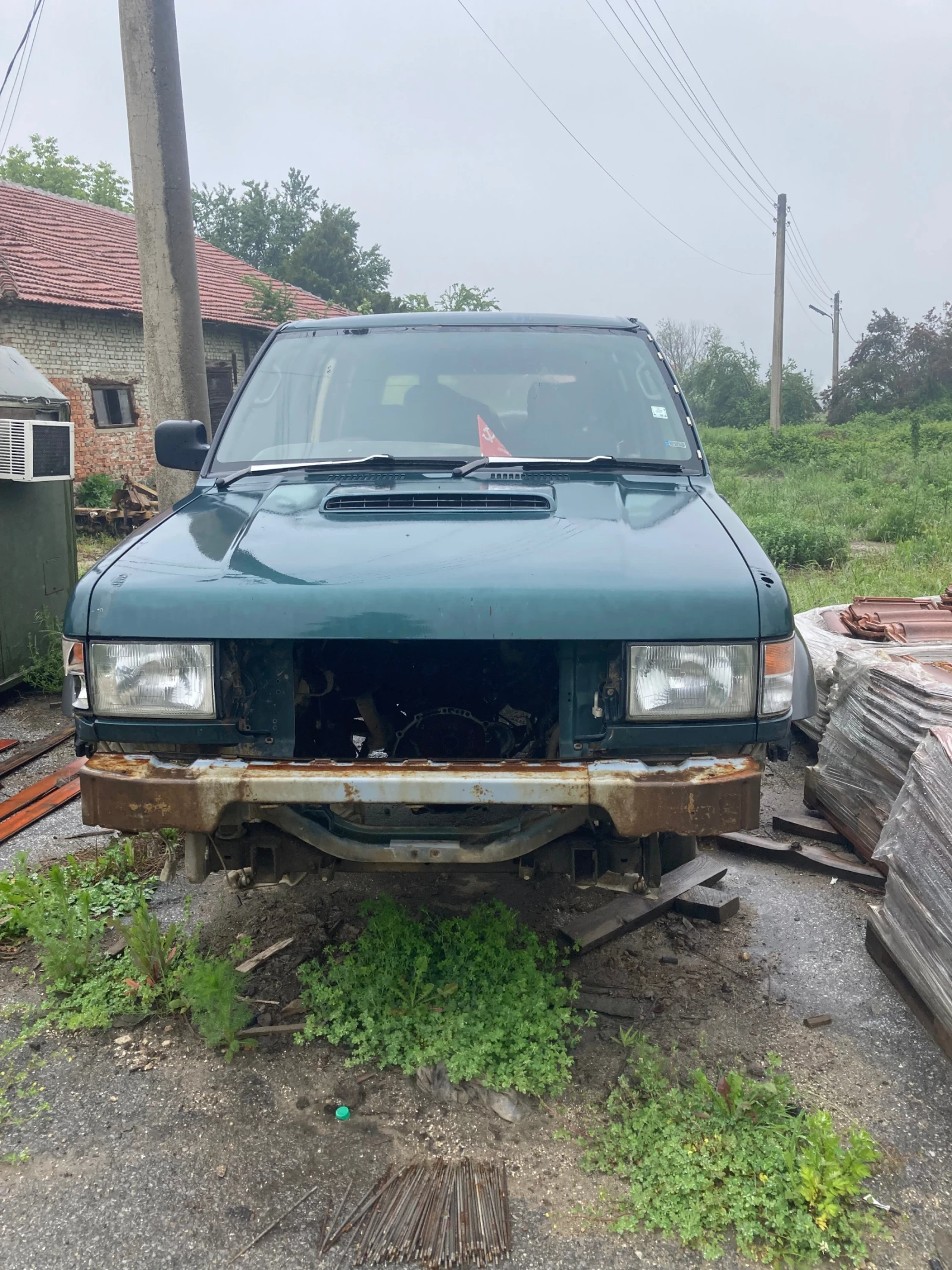 Isuzu Trooper Джипа е без двигател и диференциали.Тел за връзка  - изображение 6