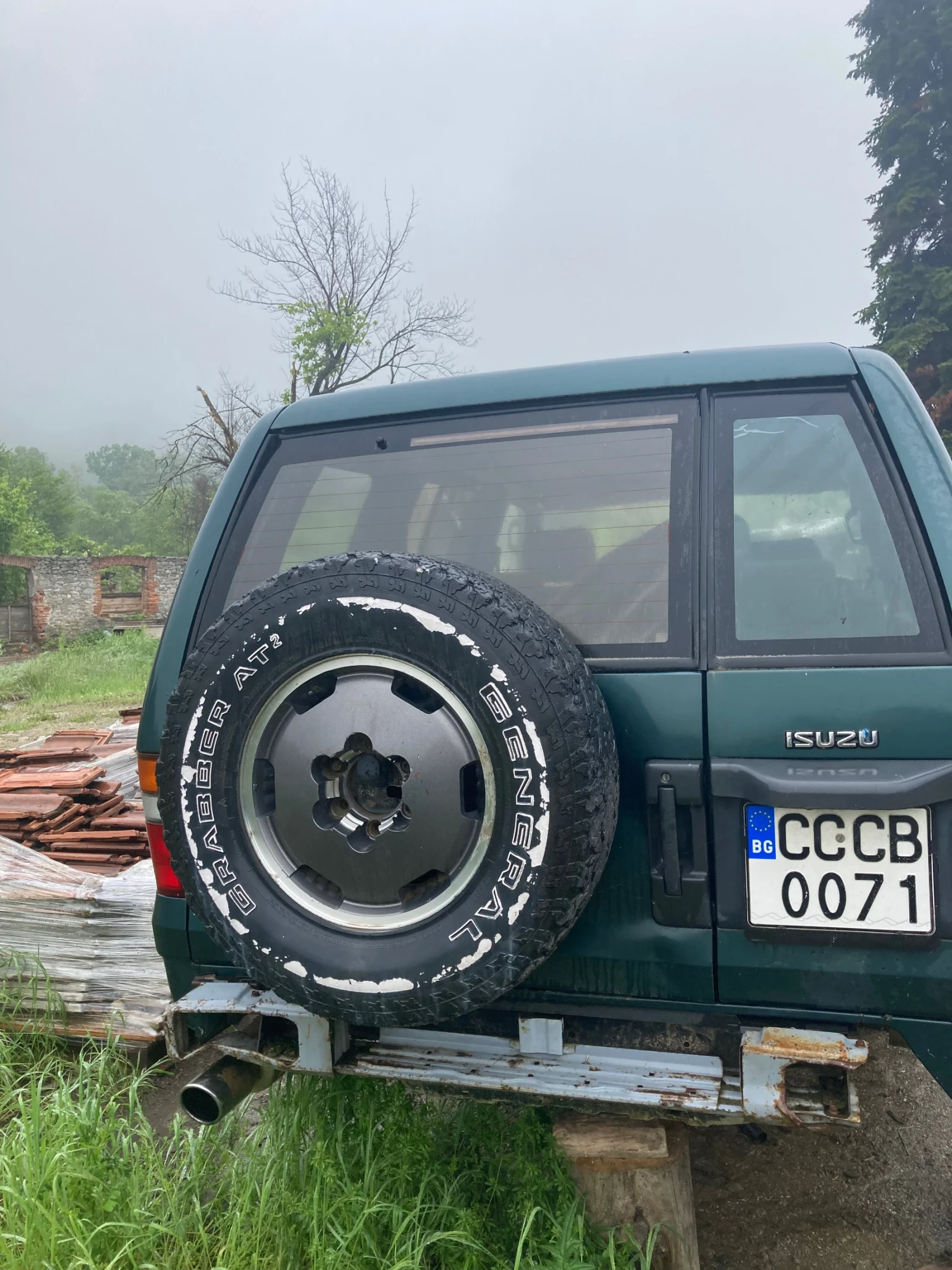Isuzu Trooper Джипа е без двигател и диференциали.Тел за връзка  - изображение 2