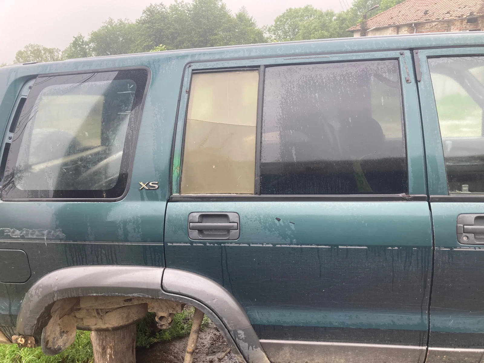 Isuzu Trooper Джипа е без двигател и диференциали.Тел за връзка  - изображение 3