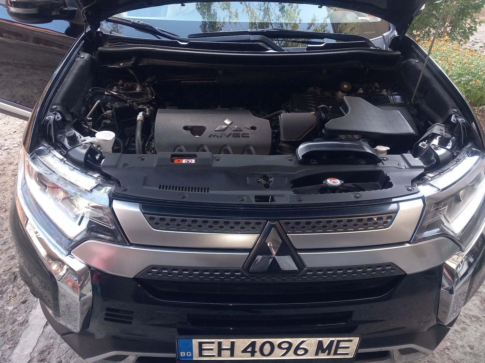 Mitsubishi Outlander 2.4 SE 4X4 86000KM 7места кожа с алкантара - изображение 4