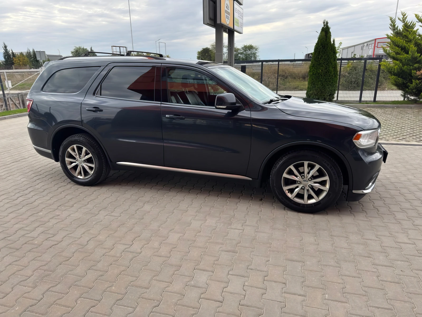 Dodge Durango Limited AWD V6 - изображение 3