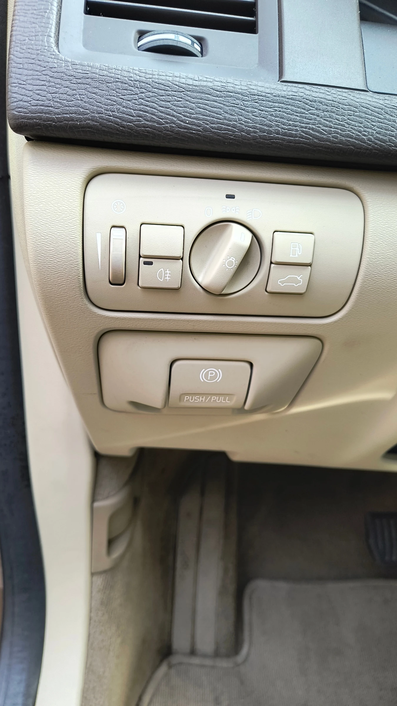 Volvo XC60 3.2, AWD, автоматик, камера, парктроник, навигация, снимка 13 - Автомобили и джипове - 53924074