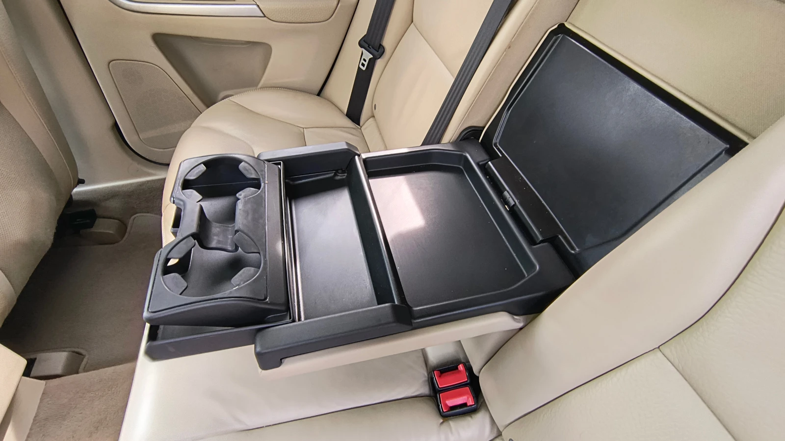 Volvo XC60 3.2, AWD, автоматик, камера, парктроник, навигация, снимка 7 - Автомобили и джипове - 53924074