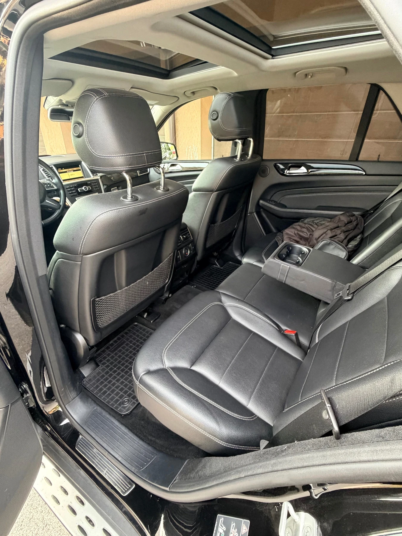 Mercedes-Benz ML 350 3.5 CDI AMG KEY LEES ПАНОРАМА, снимка 8 - Автомобили и джипове - 54891726