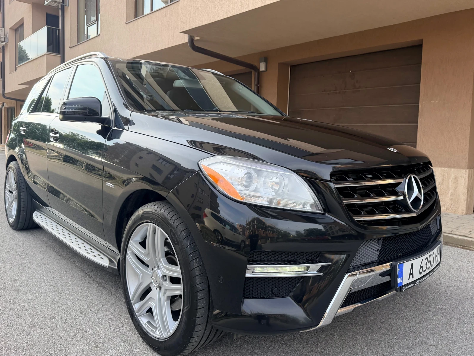 Mercedes-Benz ML 350 3.5 CDI AMG KEY LEES ПАНОРАМА, снимка 2 - Автомобили и джипове - 54891726