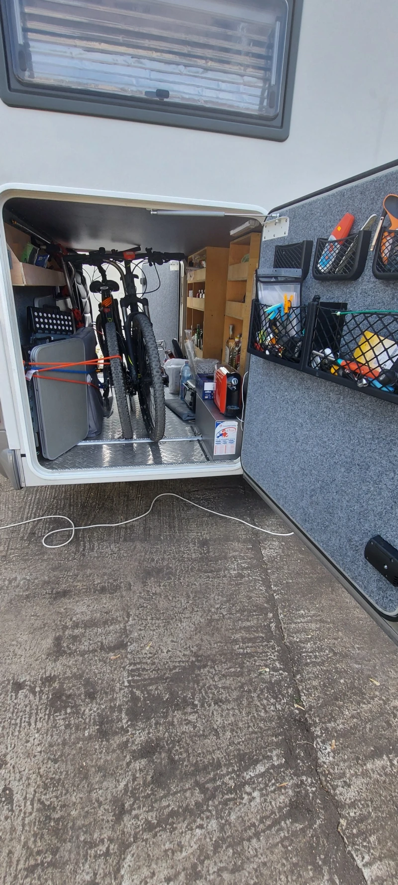 Кемпер Carthago Shik C-line, снимка 10 - Каравани и кемпери - 52523388