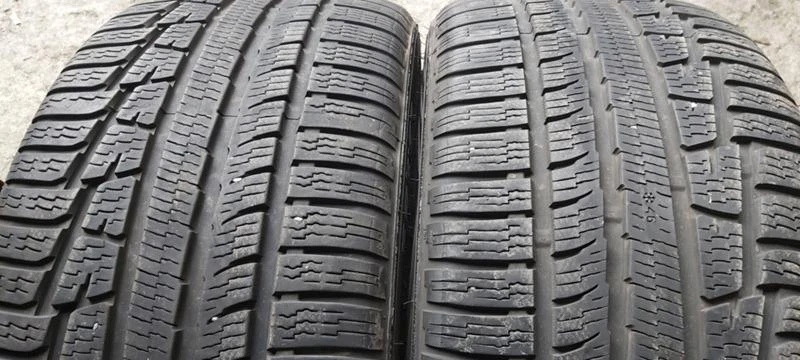 Гуми Зимни 255/40R19, снимка 2 - Гуми и джанти - 35123408