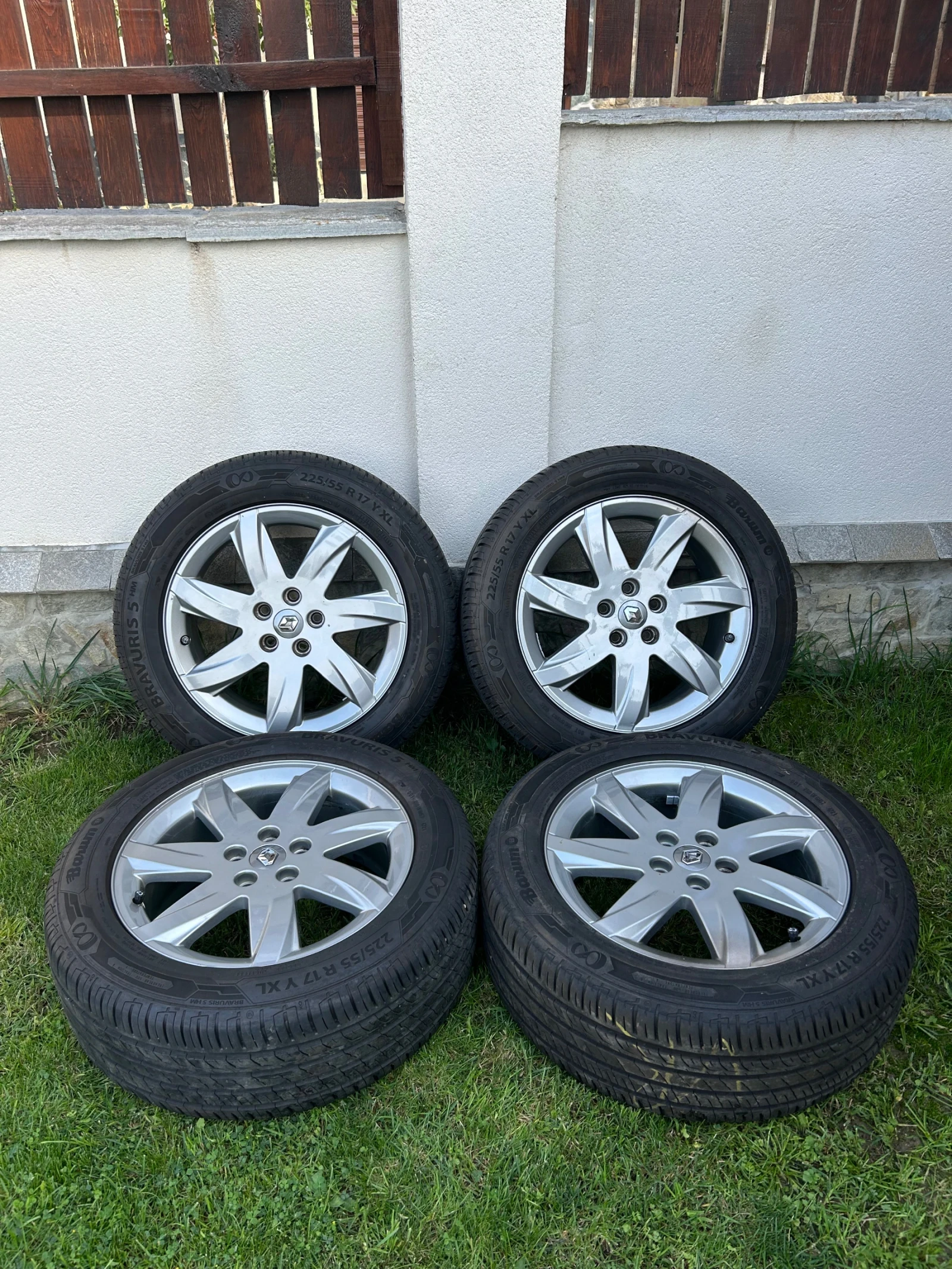    225/55R17  Renault | Mobile.bg   1