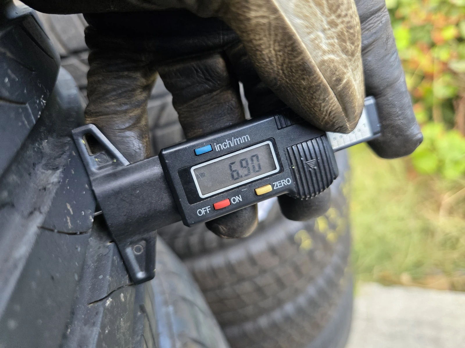 Гуми Летни 215/40R17, снимка 9 - Гуми и джанти - 56664487