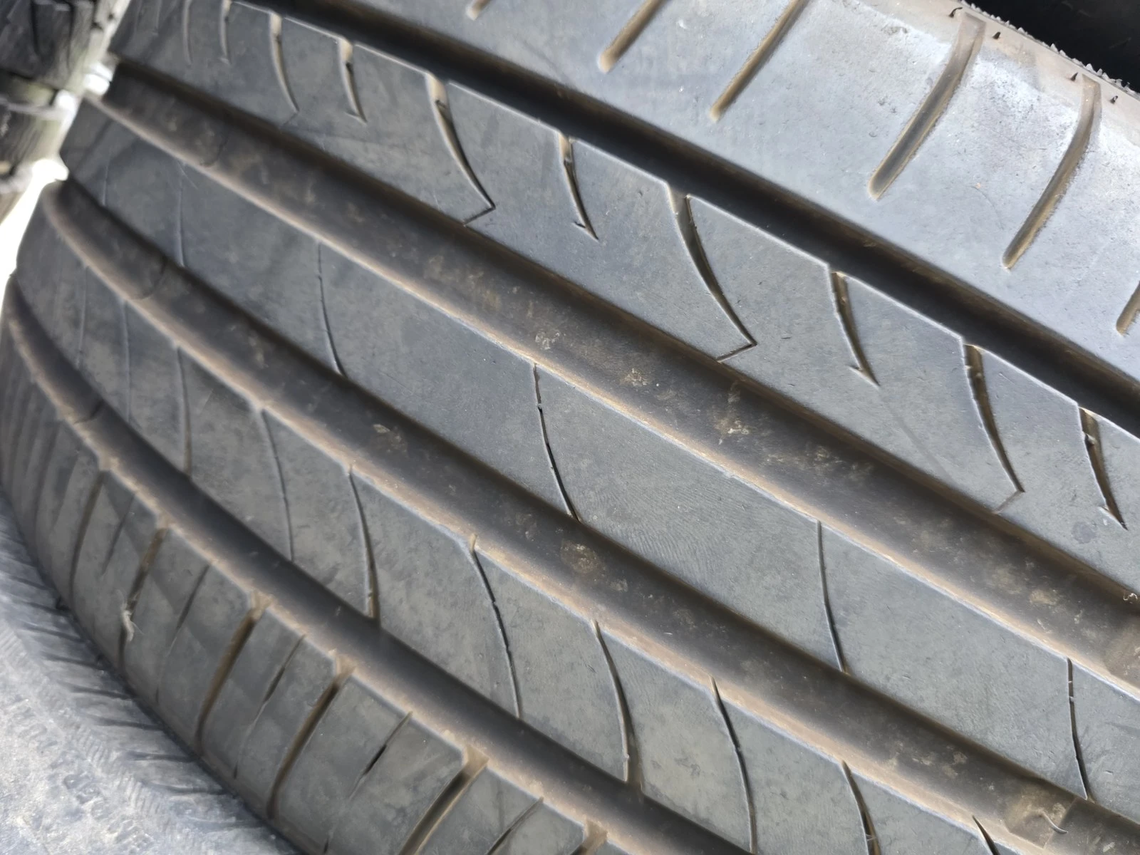 Гуми Летни 215/40R17, снимка 8 - Гуми и джанти - 56664487